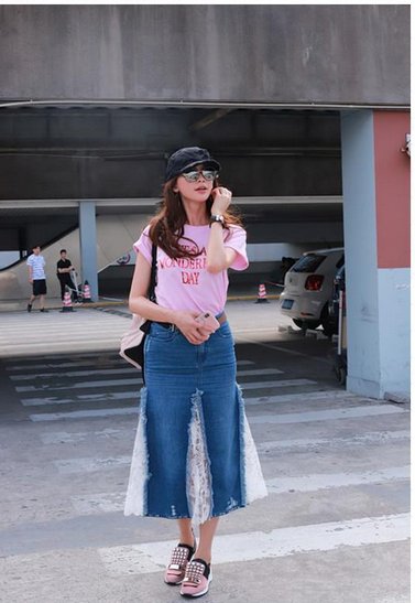 没有何穗的身材真别穿牛仔裙，像林志玲这样勒出大宽胯就尴尬了!