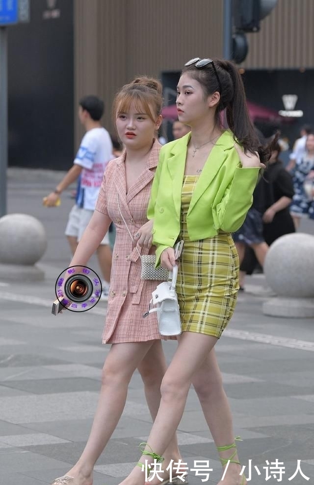 【气质】绿色西装搭配绿色连衣裙和绿色凉鞋,一身绿色穿出小清新气质