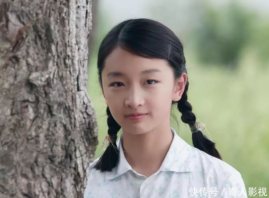  『穿搭』成都街拍：原来这些小个子美女穿衣显高的秘诀是这个！