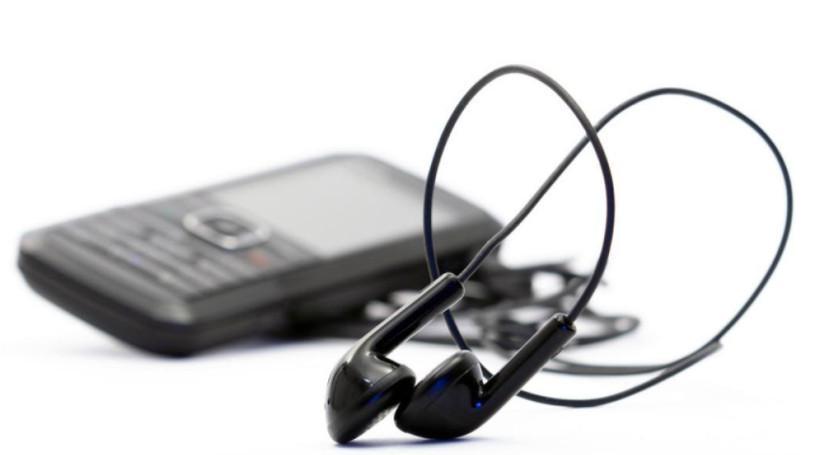 为何现在手机厂商不赠送耳机了？背后的猫腻值得深思