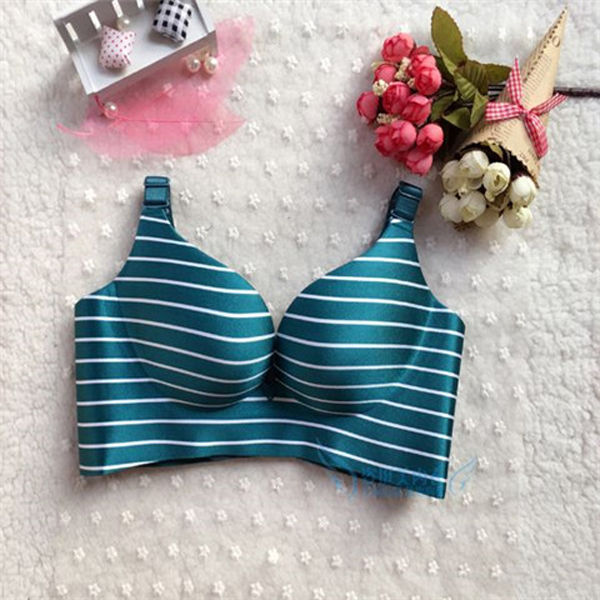 还再为小胸烦恼?调整型聚拢文胸，轻松解决你的难题