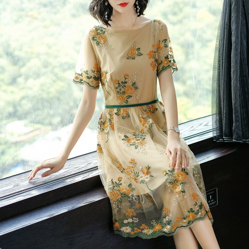 说实话!第一次见如此高贵连衣裙，显瘦又不贵，却显女人味十足