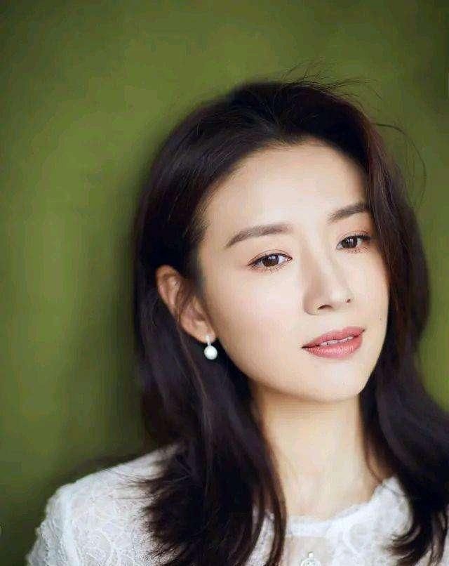  『气质』判断一个女生有没有气质,其实和颜值关系不大,关键在于这4点
