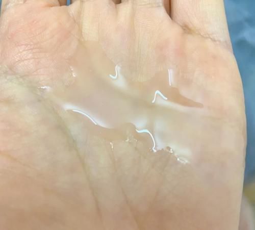 「感觉」护肤品排雷合集:盘点网上很火实际不好用的护肤品,粉水也在其中