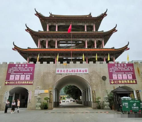 这座拥有南粤秘境观音山的城市,盛夏时光真的犹如是“天上人间”