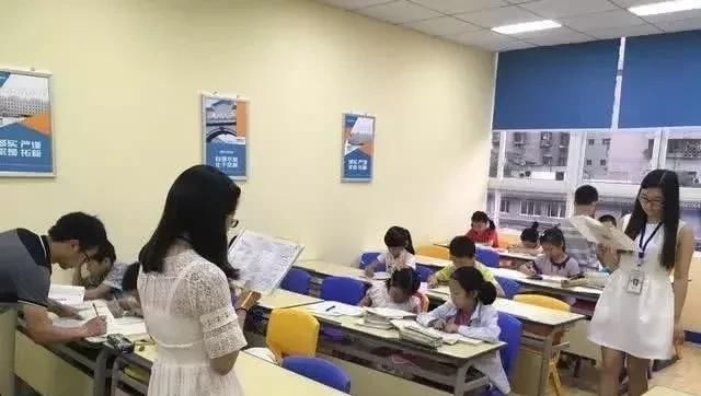 教师工资收入排名，上海仅第三，陕西垫底，工资不足3000