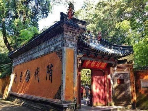 国内罕见“零差评”景区，5A还免费，住上一晚才25元