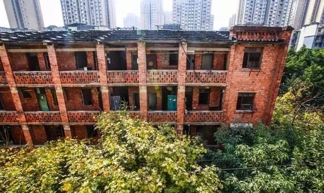 重庆这家兵工厂，亚洲最大的步枪制造厂，今老建筑破败，让人伤感