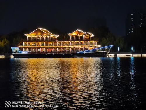 华为Mate 30 Pro夜景拍摄如何？比单反更方便，多焦段有惊喜