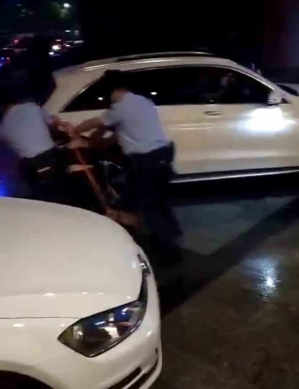 殴打孕妇，还欲扭转舆论说孕妇碰瓷?比尔晴还狠的喜塔腊saya出现