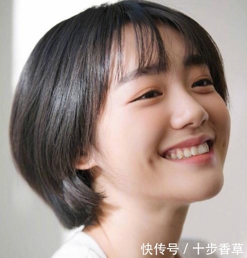 『易学』女人再忙:出门也要尽量化淡妆,教你正确顺序,简单易学效果快