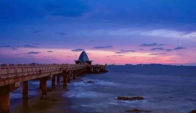 海上升明月，天涯共此时！来烟台海滨，赴一场斑斓的海岸之约！