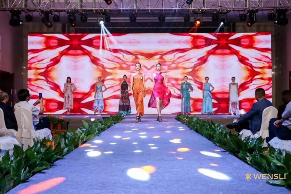 源于丝绸，高于丝绸:万事利丝香门第荣耀上市!