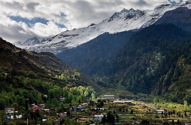 此国曾属中国，如今对中国防范极严，被视为中国人的禁区