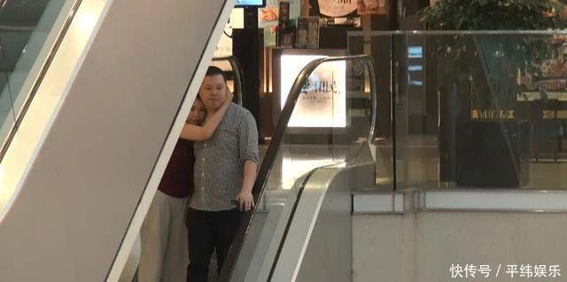  『老父』船王孙子遗传风流老父，当8年单亲爸爸，今浪子收心将娶小记者