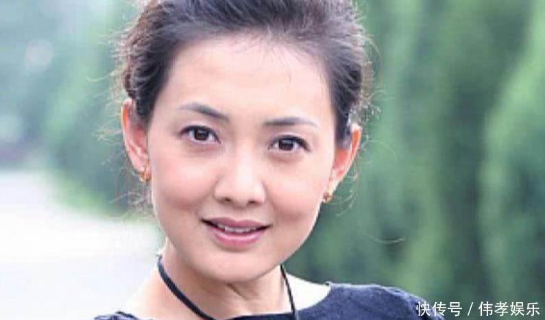  牛莉@她是运动员出身，曾8次登上春晚，嫁富豪“丑老公”，如今成这样