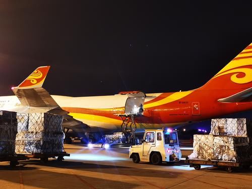  B747@金鹏航空B747全货机满载20吨物资驰援武汉