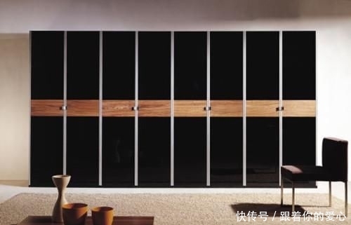  『案例』案例：天生黑色控！连衣柜都要选成黑色的