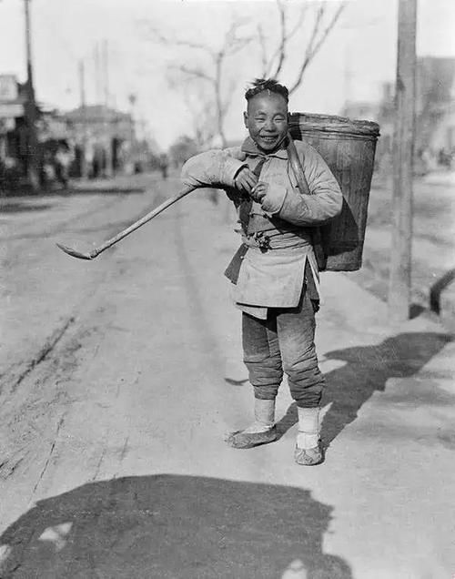 美国一位研究中国的学者，无意中在家里翻出来6000张中国老照片