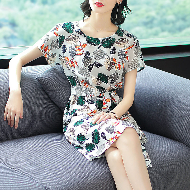 就算你再漂亮也别穿松垮裤，试试下图这样穿，男人见了挪不开眼睛