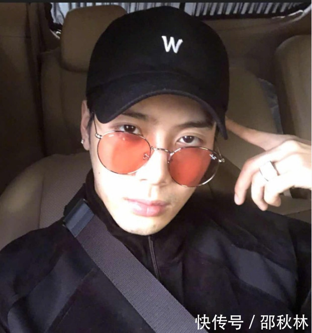 王嘉尔起诉造谣博主 ，谴责网络暴力