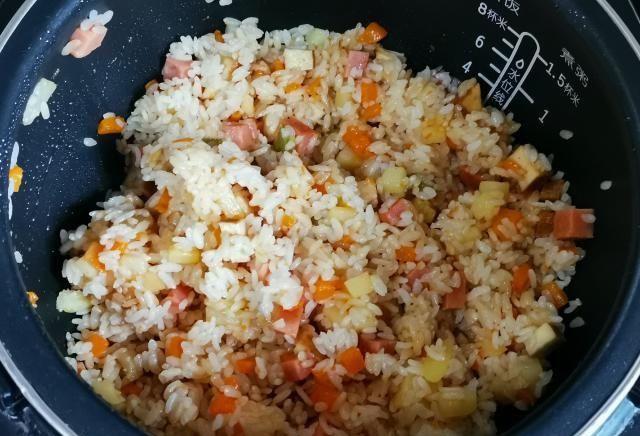  「不想」不想烧饭做菜，试试懒人焖饭，小白也能一次成功