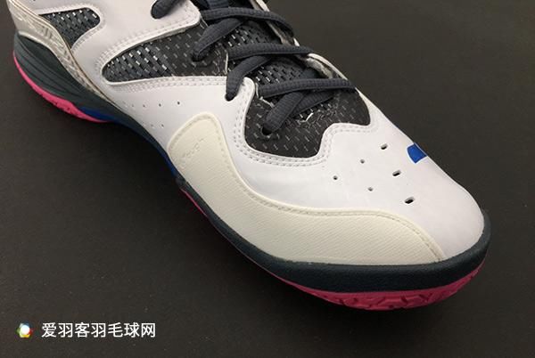 不止稳定更要舒适！胜利P8510球鞋测评