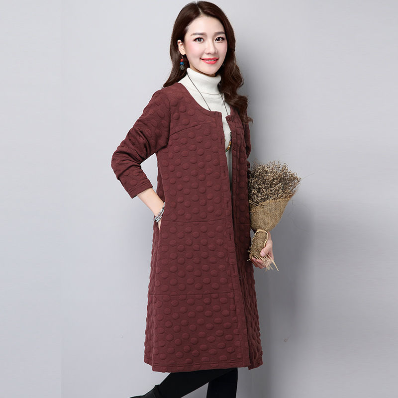 哇!今年主流穿“夹棉”装，比棉衣保暖，比羽绒服洋气，谁穿谁美