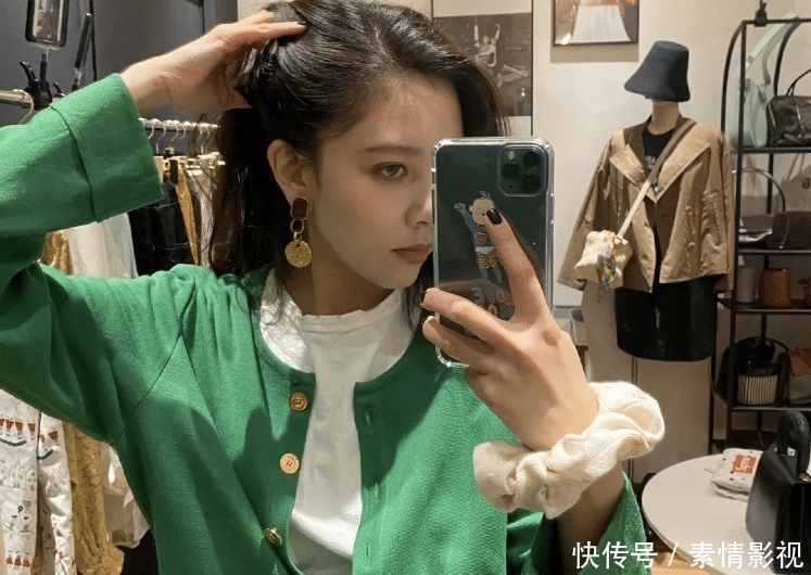  #全网#这件单品火爆全网，春天小清新的穿搭，这样穿准没错！