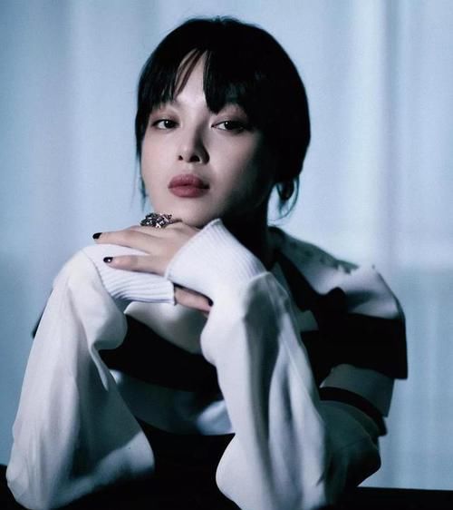 适合■脸上有4种“特征”不适合剪刘海,谁剪谁难看,立刻让你老10岁