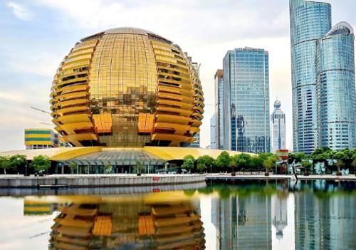 这里是我国发展得最快城市之一，并且风景怡人，是你的家乡吗？