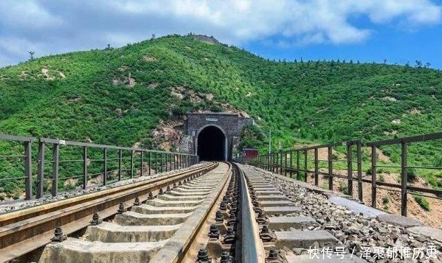  列车■史上“最慢”火车，全程票价11.5元，没空调，40多年从未