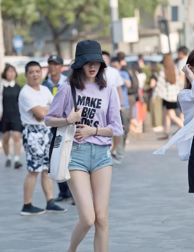  #女生#纯色衬衫怎么搭配显气质 优雅女生衬衫搭配示范