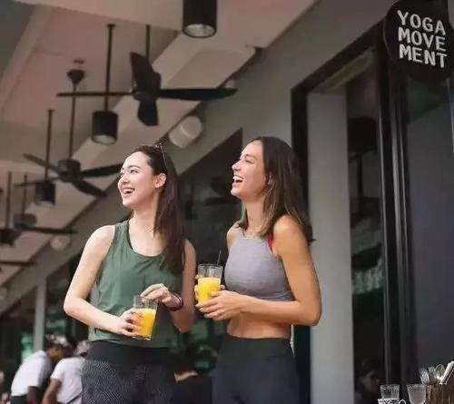 用健身征服Chanel，22岁的她告诉你：自律的女人，有多可怕！