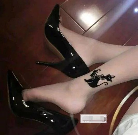 美美的小尖头设计, 舒适显气质, 让您足下清凉走每一步都很优雅