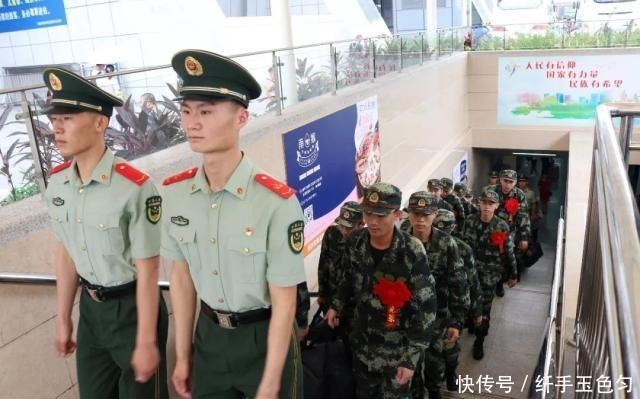  [广西]刚刚，武警广西总队首批新兵入营！