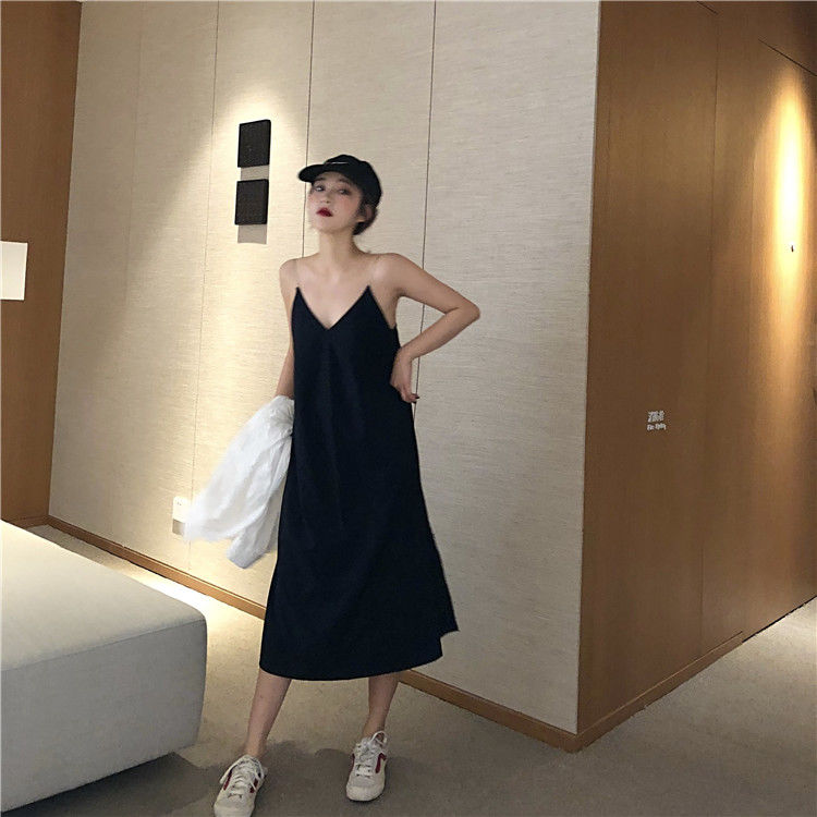 现在的女人真开放，逛街这样穿，太美了，十个男人九个回头