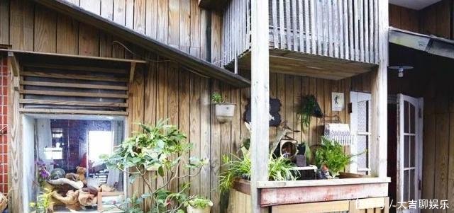 在被人放弃的小村落，这对夫妻一住就20年，每天都很开心