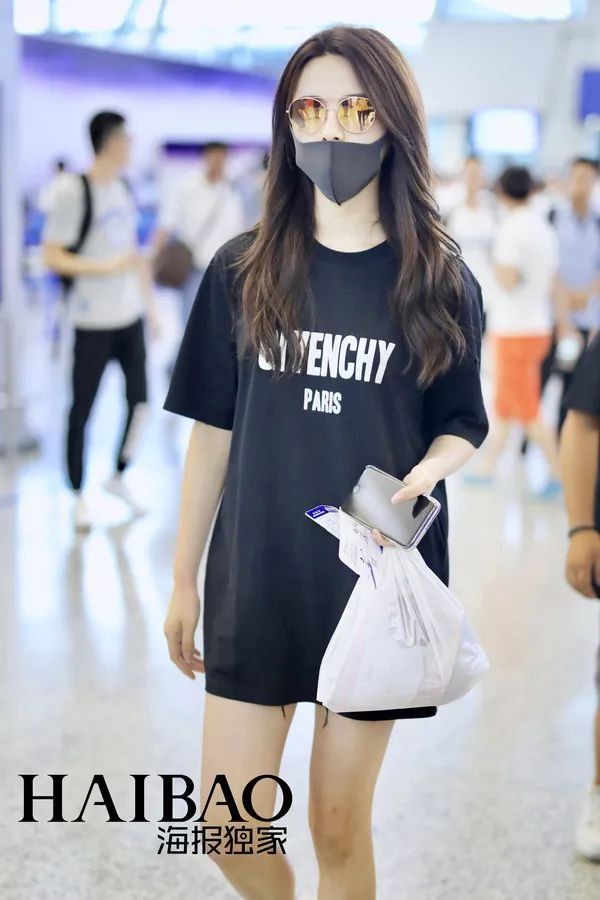 瘦回巅峰的赵薇年轻10岁!白百何这脸是怎么了?【海报街拍】