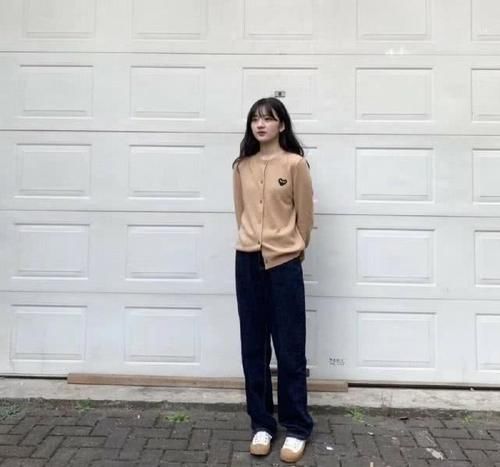  『漂亮』每个女生都有的单品，让韩国小姐姐组合出新感觉，时髦漂亮一春天