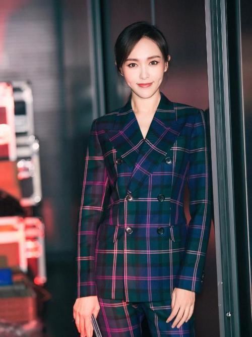  『轻松』2020年时尚流行元素，“几何图案”打破沉闷，轻松玩转腔调美感