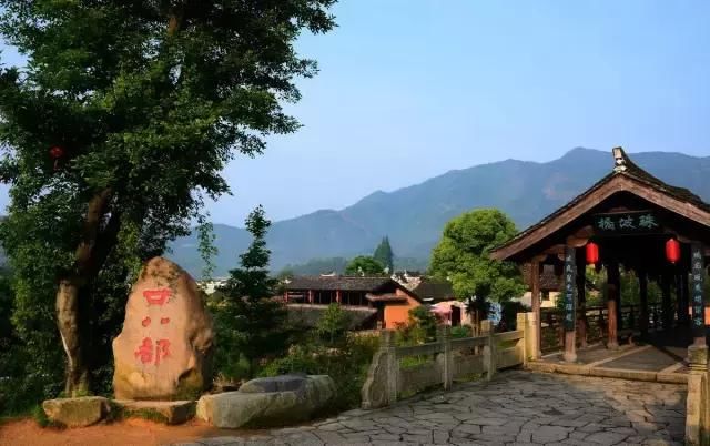 春天最适合一个人小住几日的安静古镇，累了就出去走走！