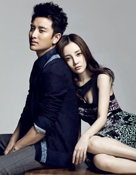 贾乃亮坐实传闻，李小璐深夜重返求婚地，网友：后悔有用么？