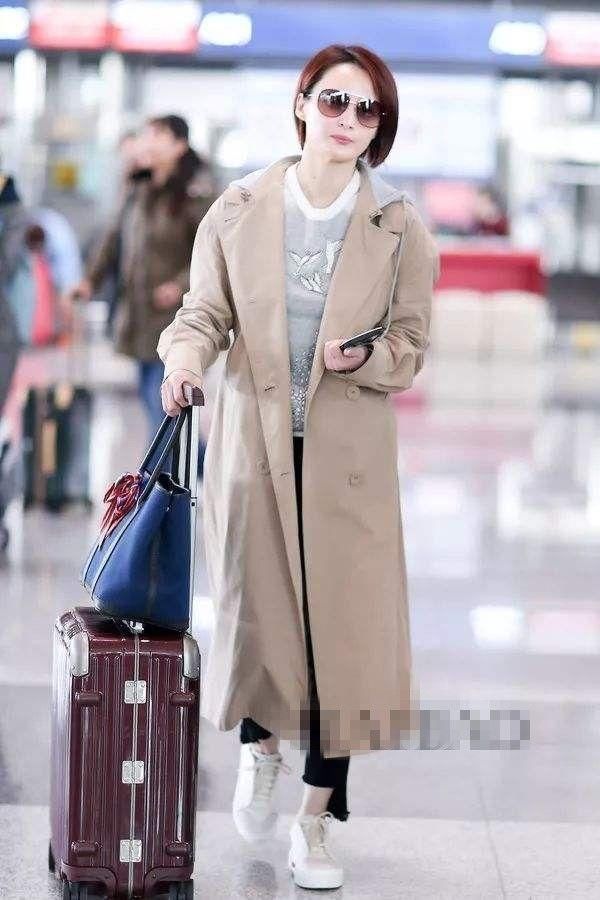 人到四十还如此水灵，真想问问蒋勤勤是不是吃了“防腐剂”!