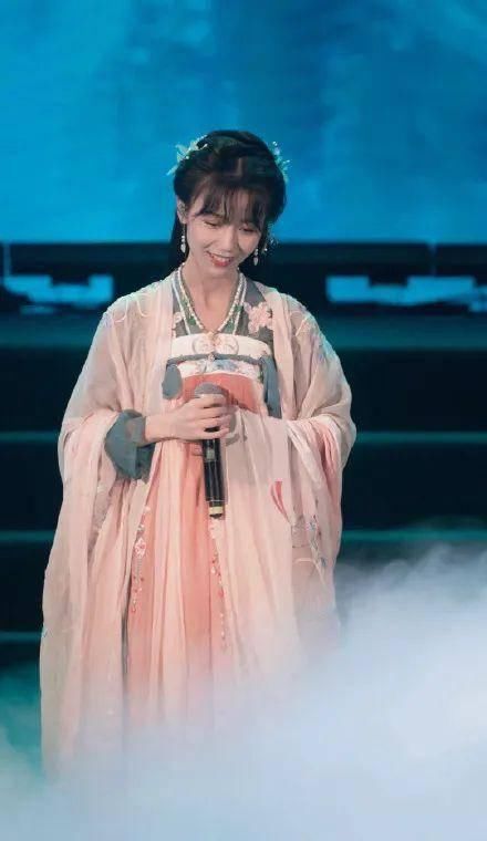 『宠妃』“你是什么绝世宠妃?!”汉服女孩也太仙了…