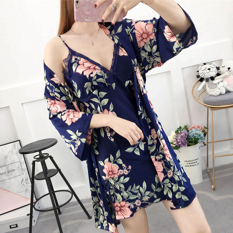 看了下图才知道有种女人味叫:藏不住的性感妩媚