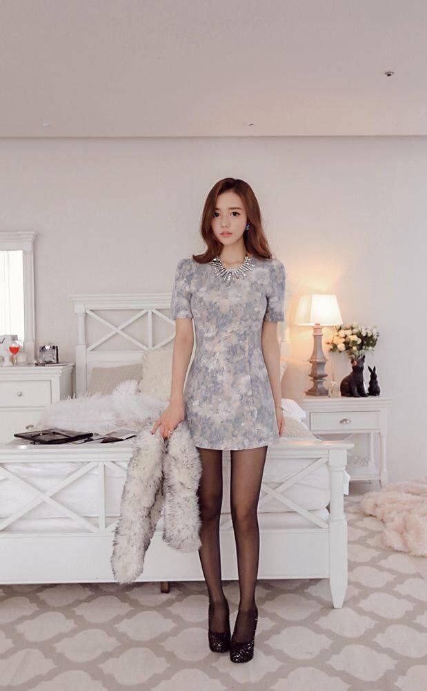 美丽的你为什么只喜欢穿黑色丝袜和包臀裙