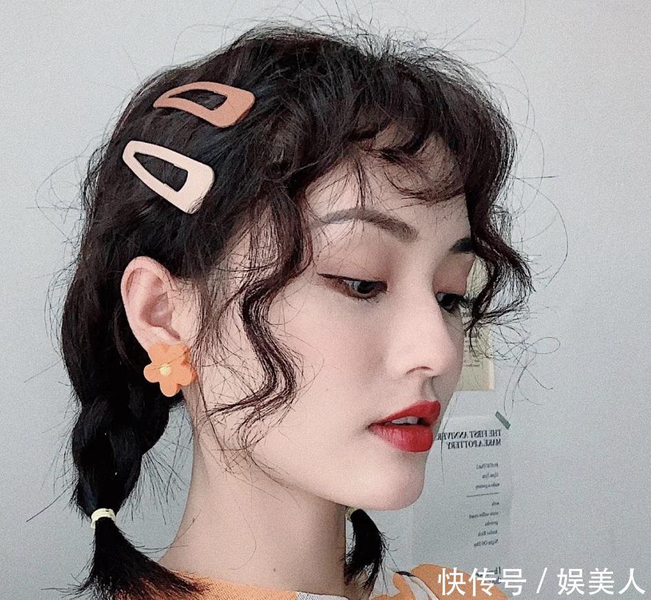  女性@扎马尾已经落伍了，今年流行这四种“扎发”，时尚减龄还显脸小