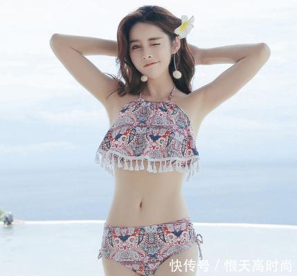 漂亮的小姐姐身穿泳衣！秀出了自己的完美身材！