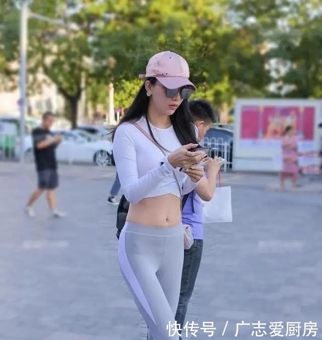 [ 底裤]穿出女神的气质，回头率特别高！，身材紧致的打底裤美女